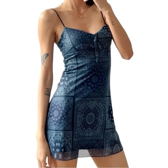 Urban Outfitters Elodie Bandana Print Mesh Mini Dress Blue Paisley Western - Picture 1 of 13